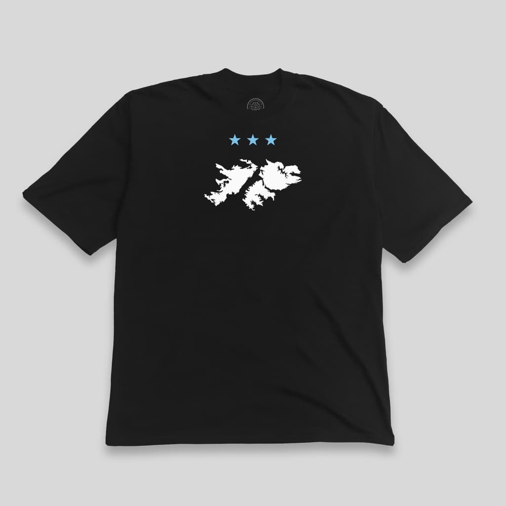 Tres estrellas — Negra oversize, Colección Minimal Novamente